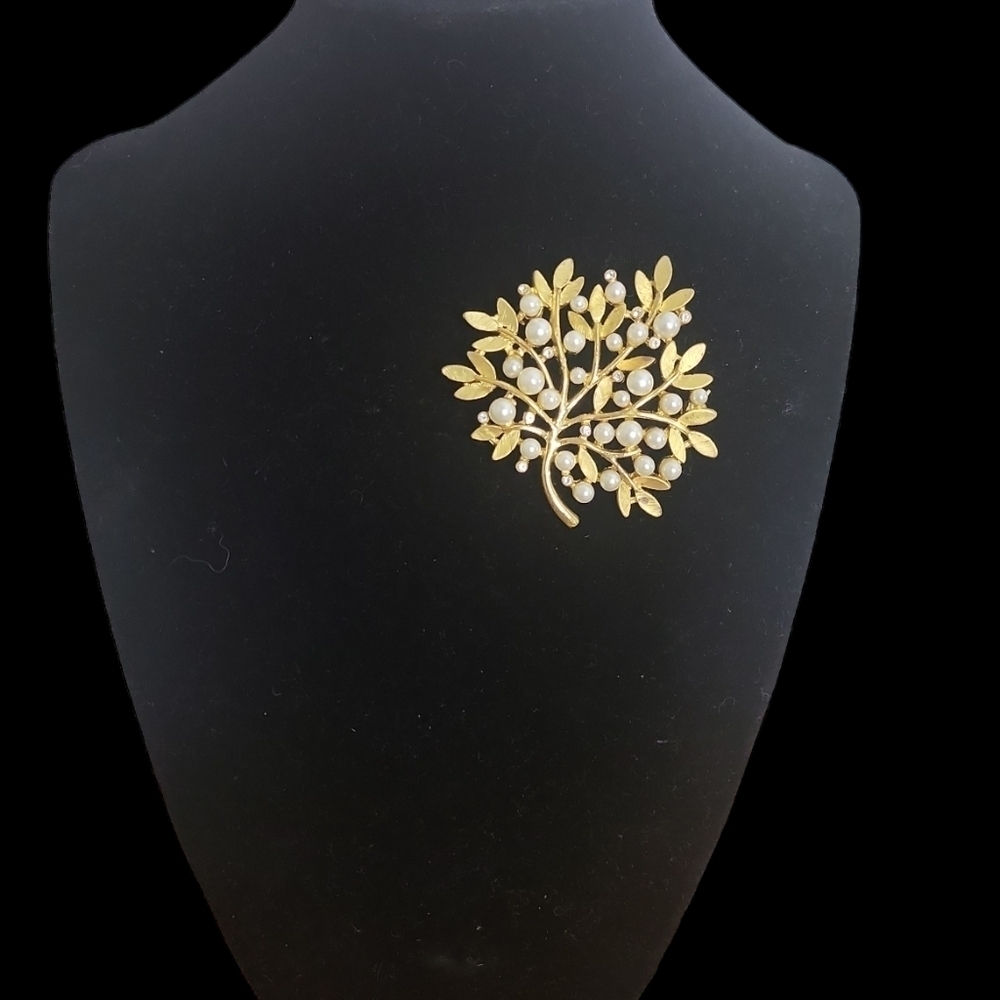 Vintage Baroque Goldtone Faux Pearl Tree Brooch